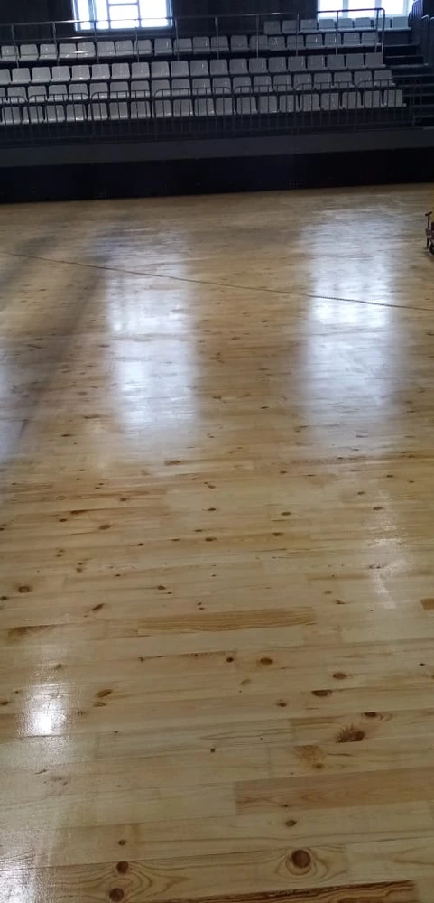 Фото брусок для сцен и спортзалов