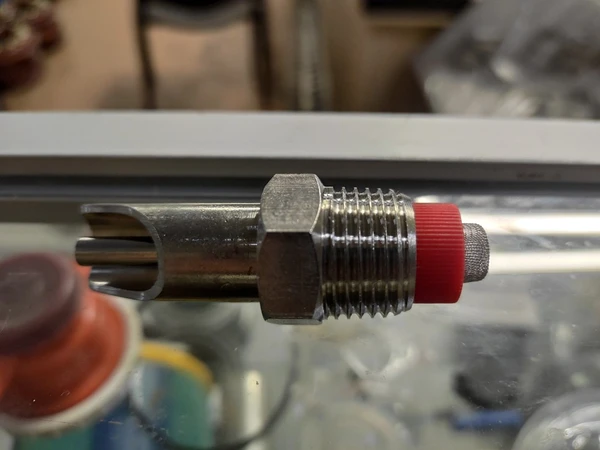 Нипельная поилка для поросят