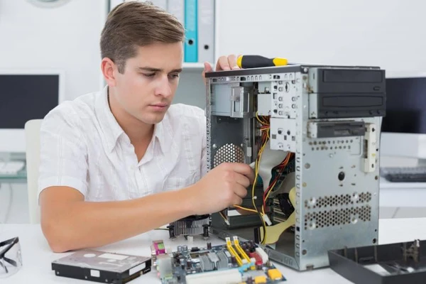 Фото Мастер на дом или в офис Ватутинки. Компьютерная помощь.