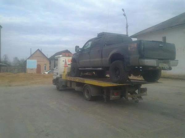 Фото эвакуатор круглосуточно.