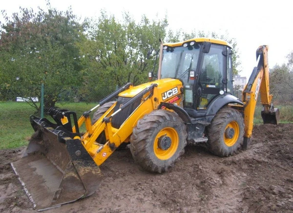 Фото Эксковатор погрузчик JCB