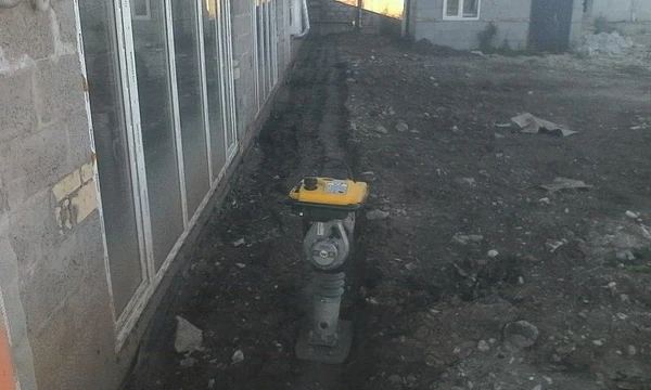 Фото Трамбовка грунта