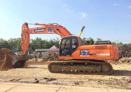 Фото Услуги гусеничного экскаватора Doosan 225