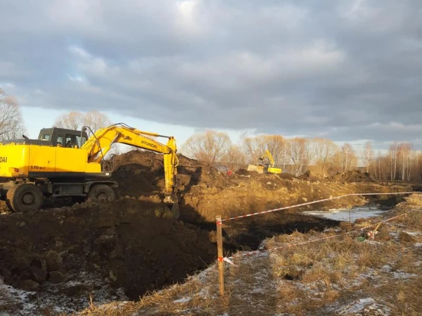 Фото Экскаватор колесный Doosan 180 с гидромолотом