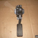 Педаль газа 8200386506d Рено Дастер