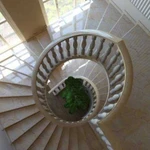 Лестницы из натурального камня