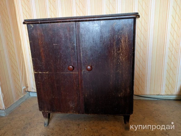 Фото Старинная тумбочка СССР 60-х годов