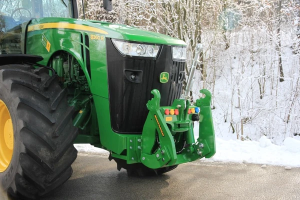 Фото ПНУ для трактора John Deere 8320R Джон Дир переднее навесное устройство Сцепка