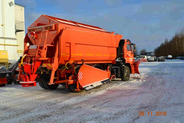 2) Боковым отвалом