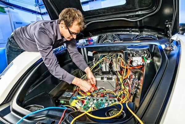 Фото Ремонт авто с выездом Новосибирск автомеханик автослесарь