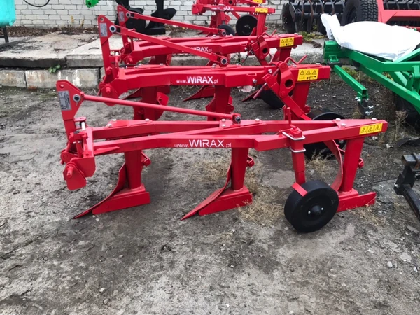 Фото Плуг отвальный трехкорпусной U018/2 Wirax Польша