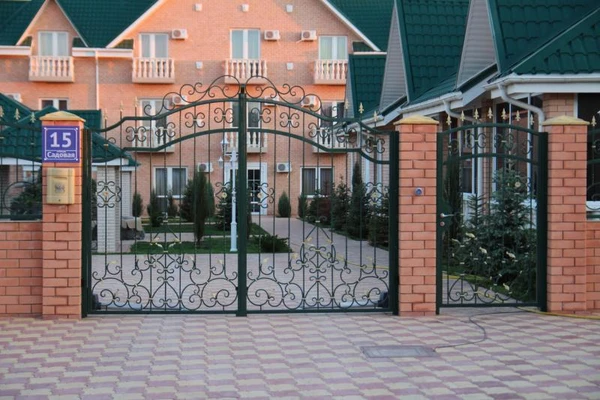 Фото Кованые распашные ворота