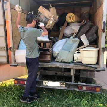 Фото Вывоз старой мебели из квартиры под ключ 