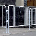 Фото №5 Переносные металлические дорожные ограждения, фан-барьеры