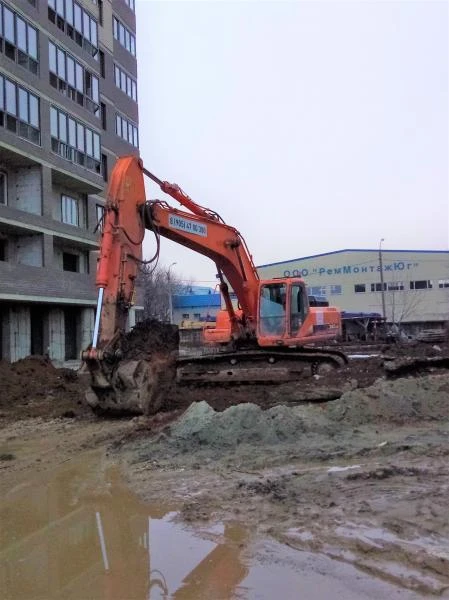 Фото Разработка выемка грунта механизированным способом с вывозом