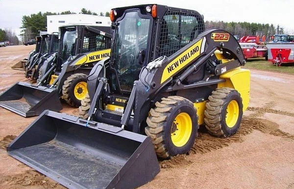 Фото Мини-погрузчик New Holland L223