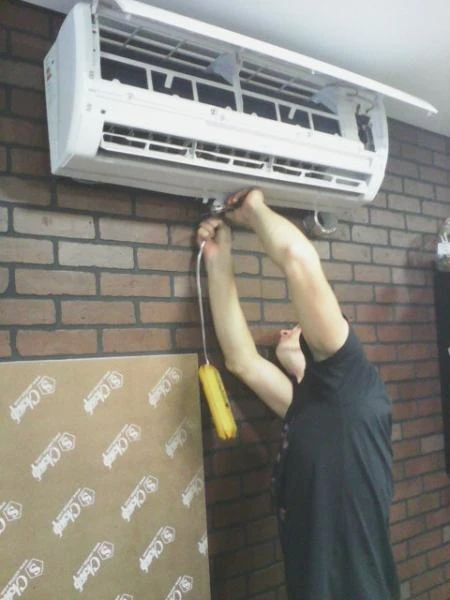 Фото Демонтаж кондиционера цена