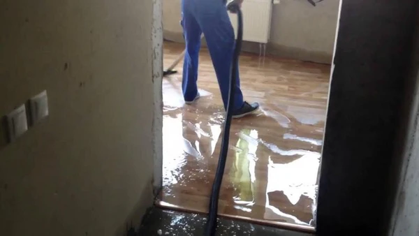 Фото Уборка после Потопа, чп в Санкт-Петербург