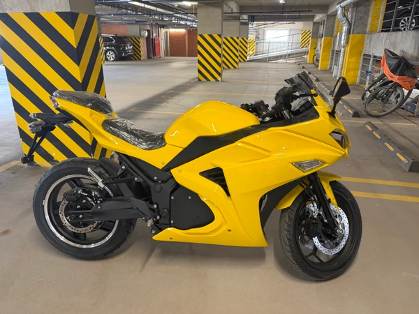 Фото Электромотоцикл Yamaha R3