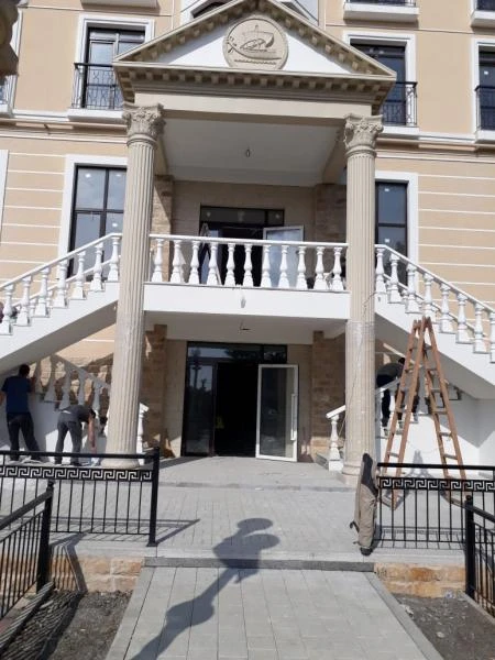 Фото Облицовка зданий гранитом