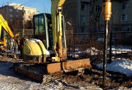 Фото Завинчивание винтовых свай