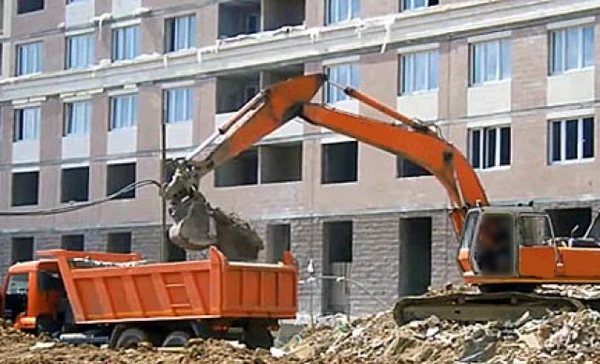 Фото Вывоз мусора самосвалами на полигон
