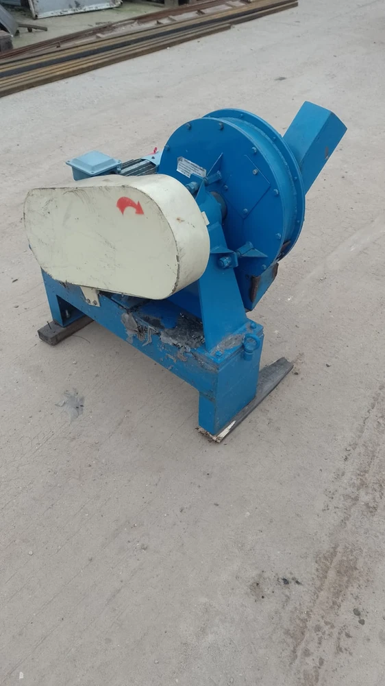 Фото Машина для производства коптильной щепы