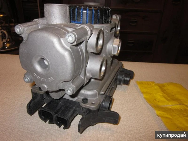 Фото Кран модулятор EBS управления тормозами заднего моста WABCO для MAN/DAF/IVECO