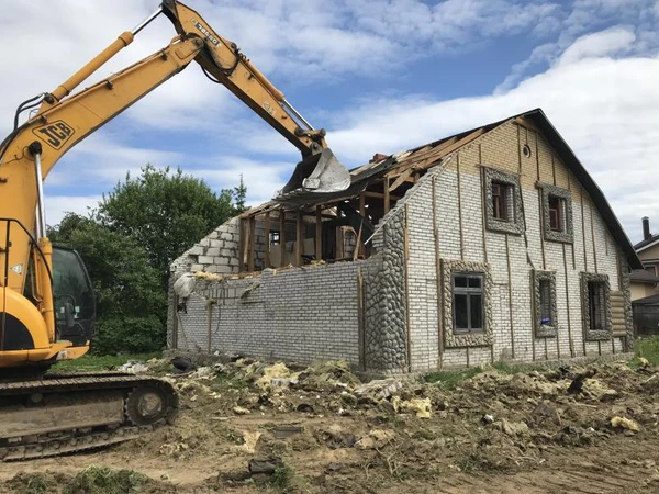 Фото Снос домов , демонтаж построек дешево
