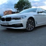 BMW 530i 2017 года с водителем