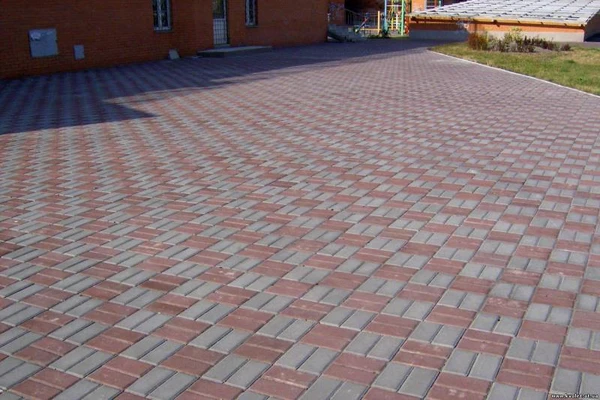 Фото Укладка тротуарной плитки