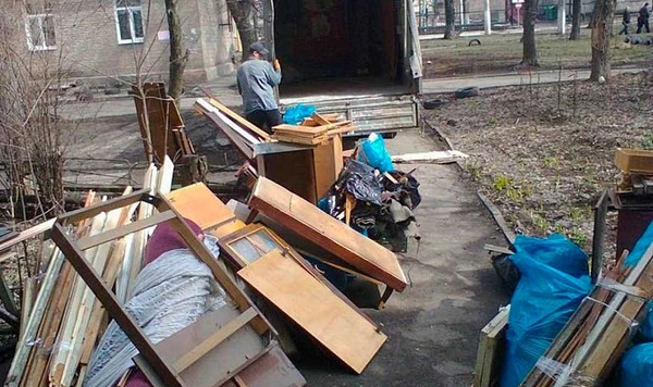 Фото Вывоз мусора с грузчиками, вывоз мебели, вывоз хлама
