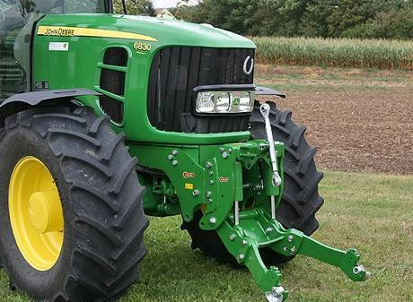 Фото Переднее трех-точечное крепление на трактор John Deere