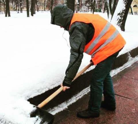 Фото Уборка снега