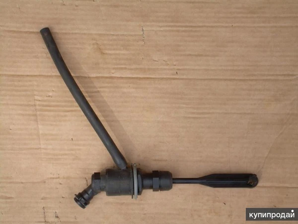 Фото Главный цилиндр сцепление 306107623r Рено Дастер