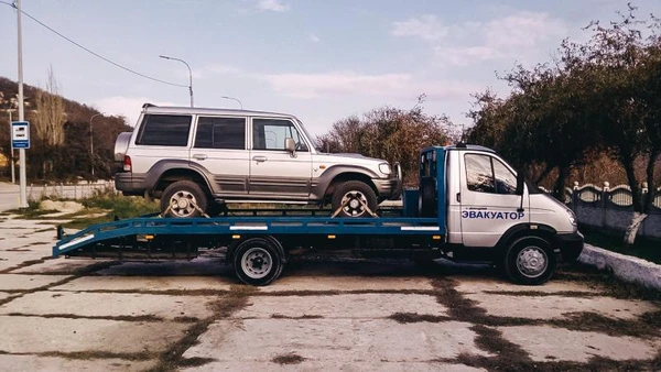 Фото ЭВАКУАТОР АВТОМОБИЛЕЙ И СПЕЦТЕХНИКИ  ФЕОДОСИЯ И КРЫМ.