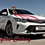 Toyota Camry new - современные авто бизнес класса на свадьбу в Волгограде. Машины и украшения.