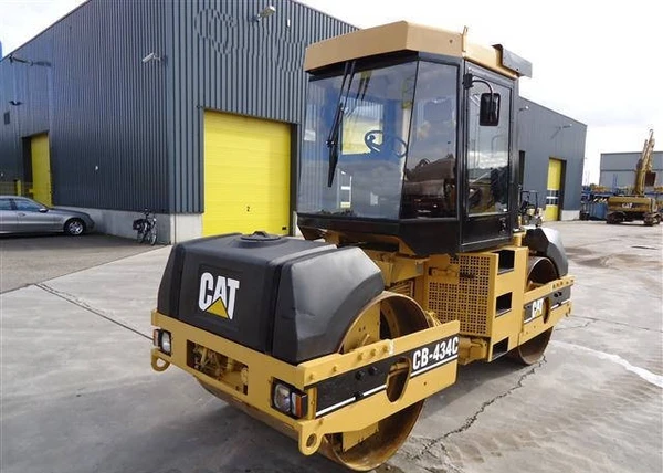 Фото Caterpillar CB434C-тандемный каток