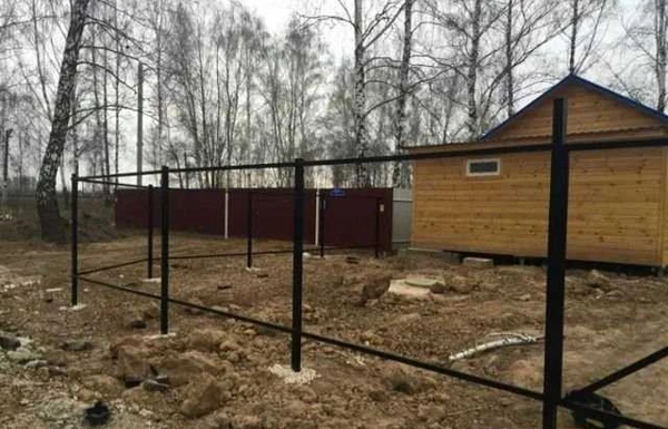Фото Бурение лунок под столбы