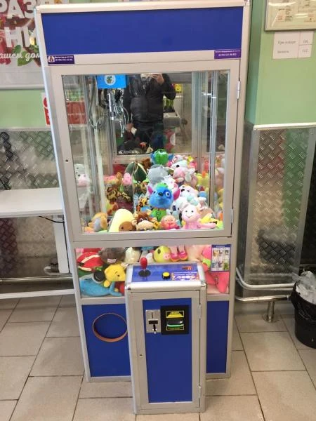 Фото Готовый бизнес аппарат с игрушками  кран машина