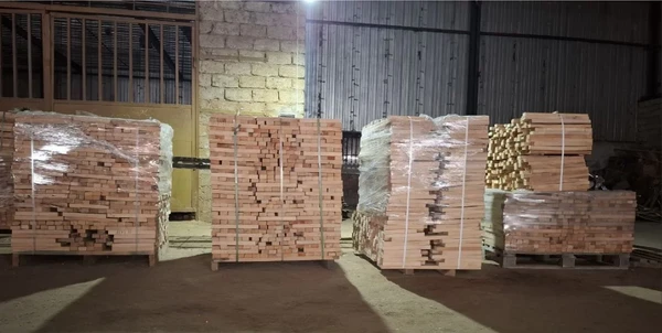 Фото Заготовки из бука 30х30 мм (сухие) — Ламель для мебельного щита и столярки