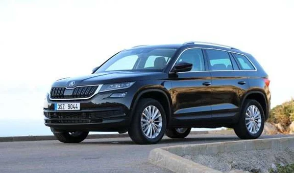 Фото Аренда автомобиля на свадьбу. Украшения