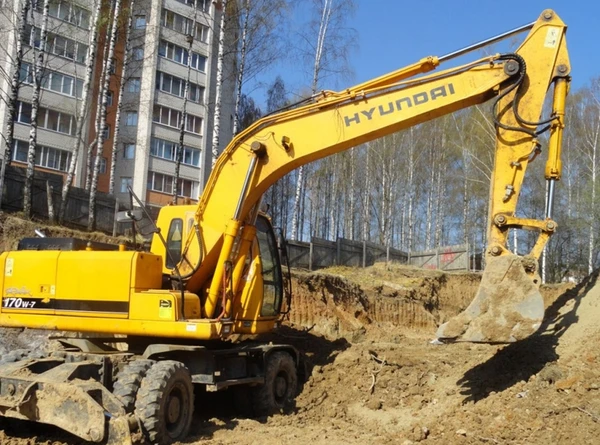 Фото Аренда Колесного экскаватора Hyundai 170