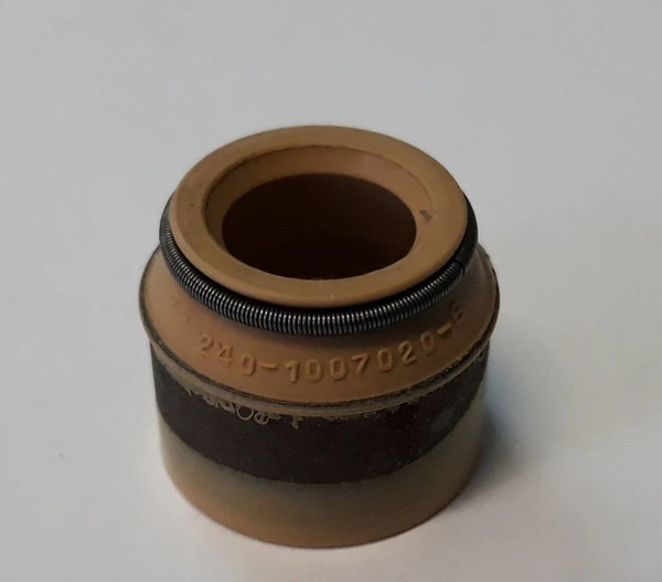 Комплект маслосъёмных колпачков Д-240