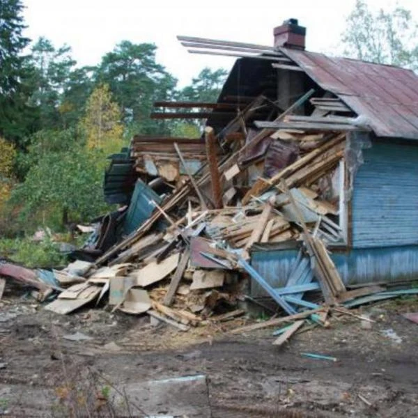 Фото Демонтаж сараев и вывоз мусора