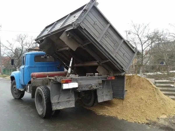 Фото Песок для строительных работ с доставкой от 2 м3