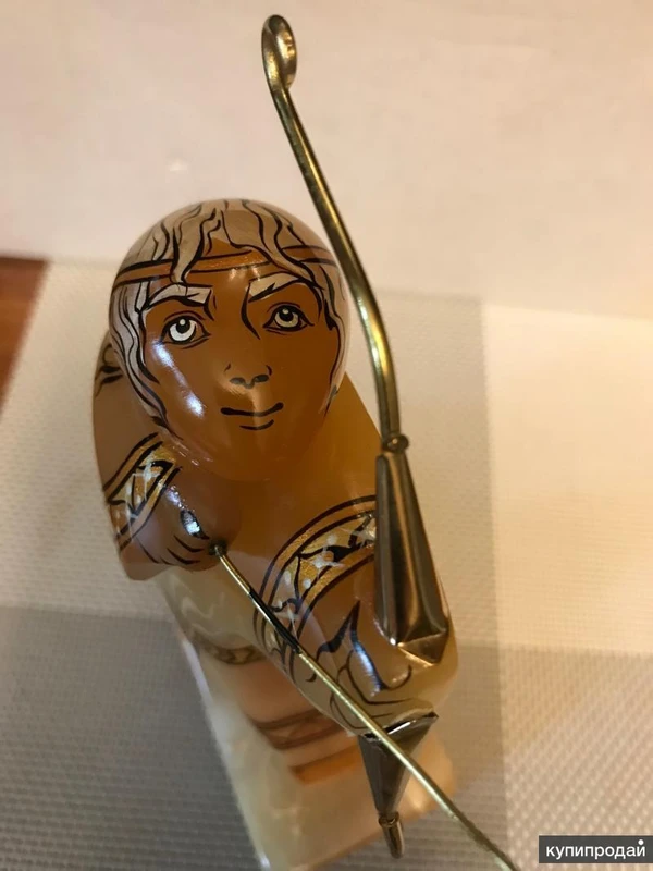 Фото Сувенирное изделие "Стрелец" из натурального камня Селенит