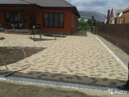Фото Укладка тротуарной плитки
