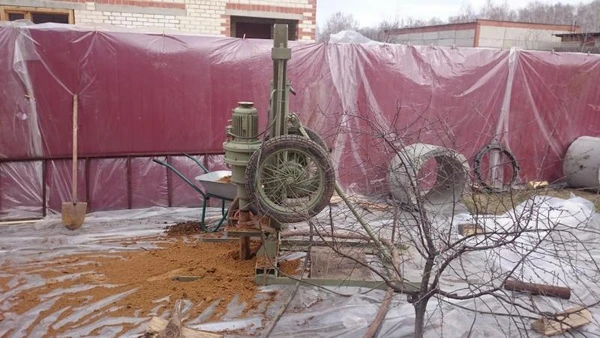 Фото бурение скважин малогабаритной установкой
