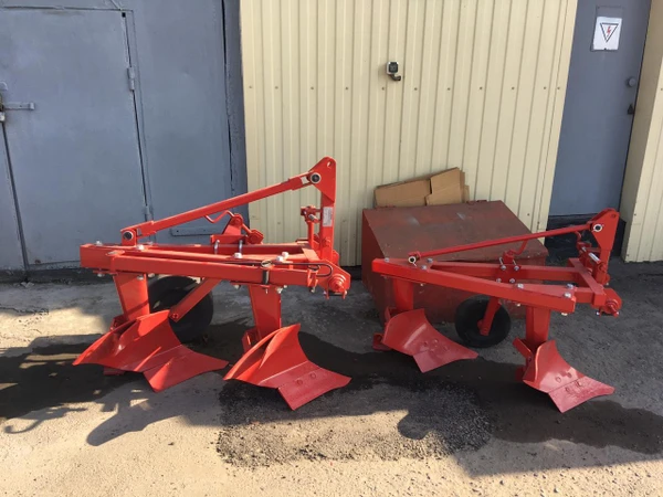 Фото Плуг загонный польский двухкорпусной U018/3 Wirax